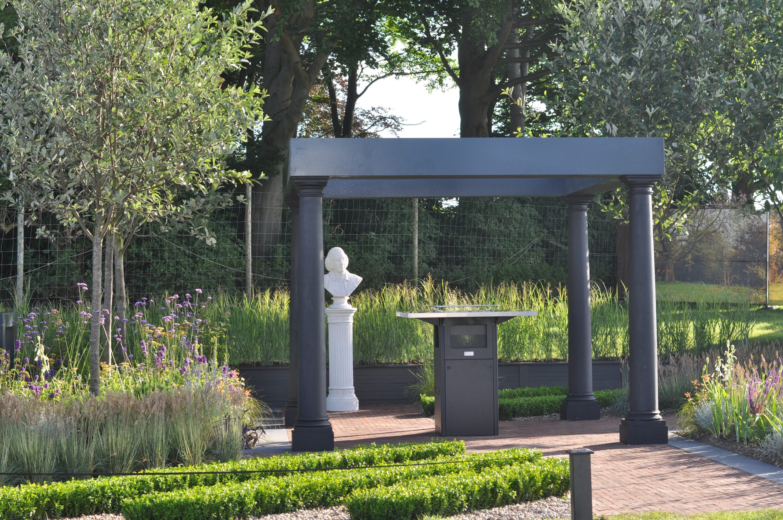 Modern, English country garden design in Cheshire